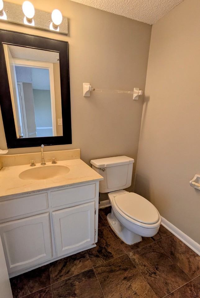 1404 Kettering Way - Photo 7 of 23