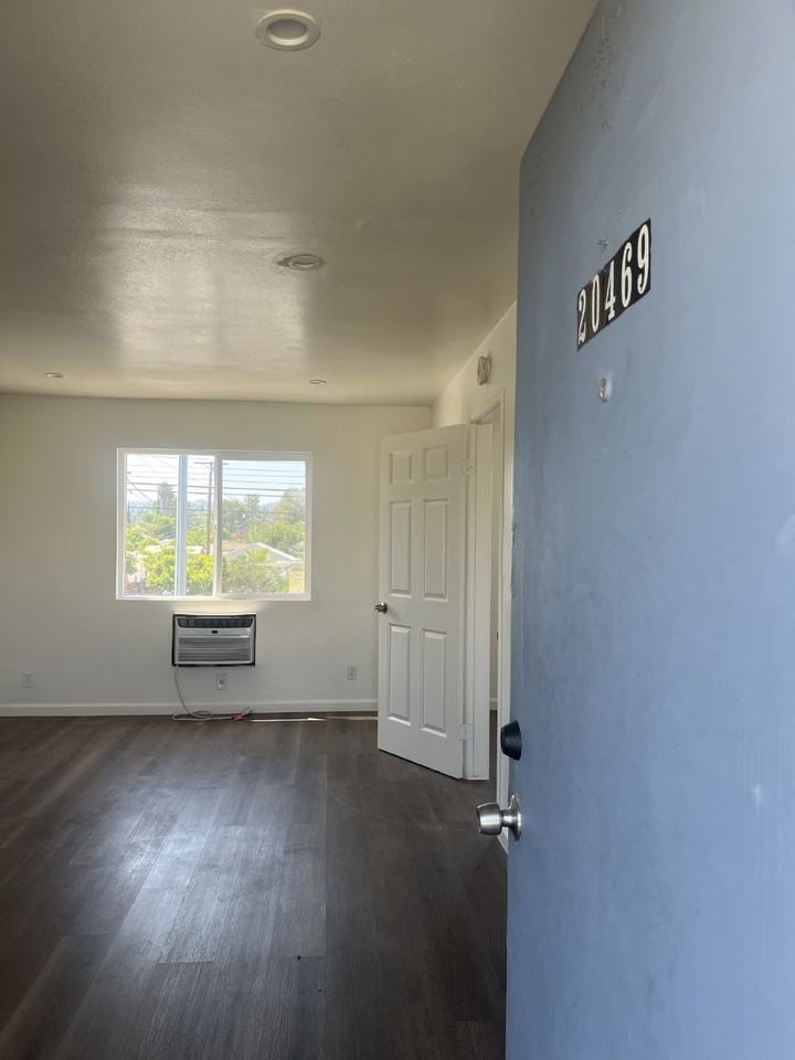 20469 Vanowen St - Photo 2 of 14