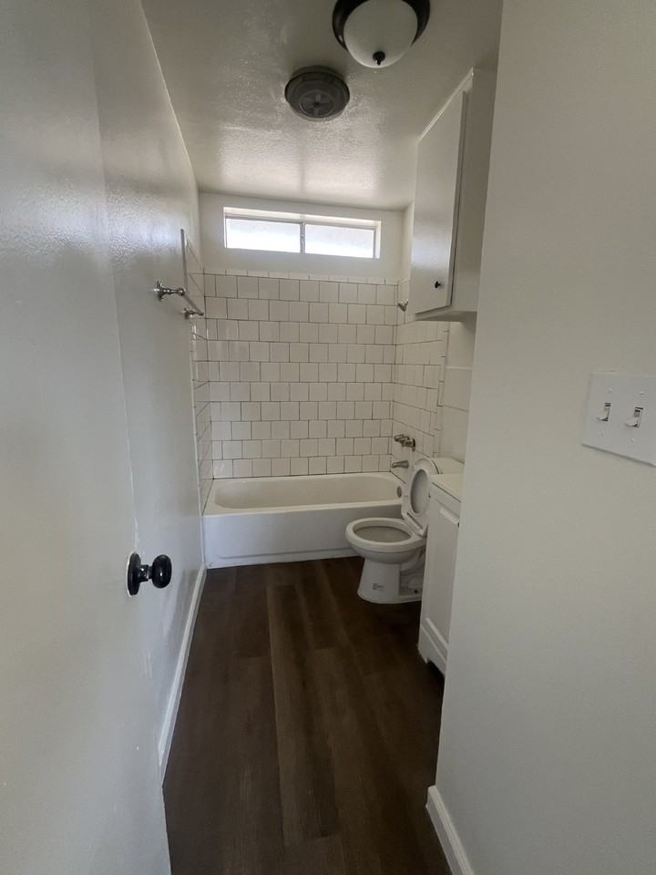 20469 Vanowen St - Photo 7 of 14