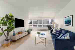 featured image of 1727 Summit Ave