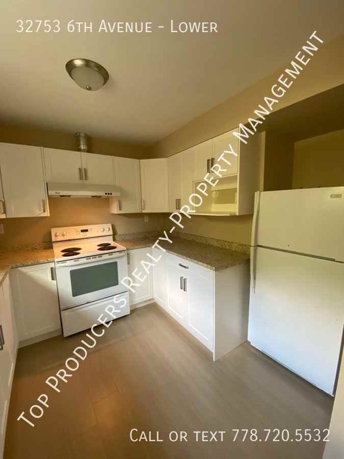 32753 6th Ave - Photo 2 of 9