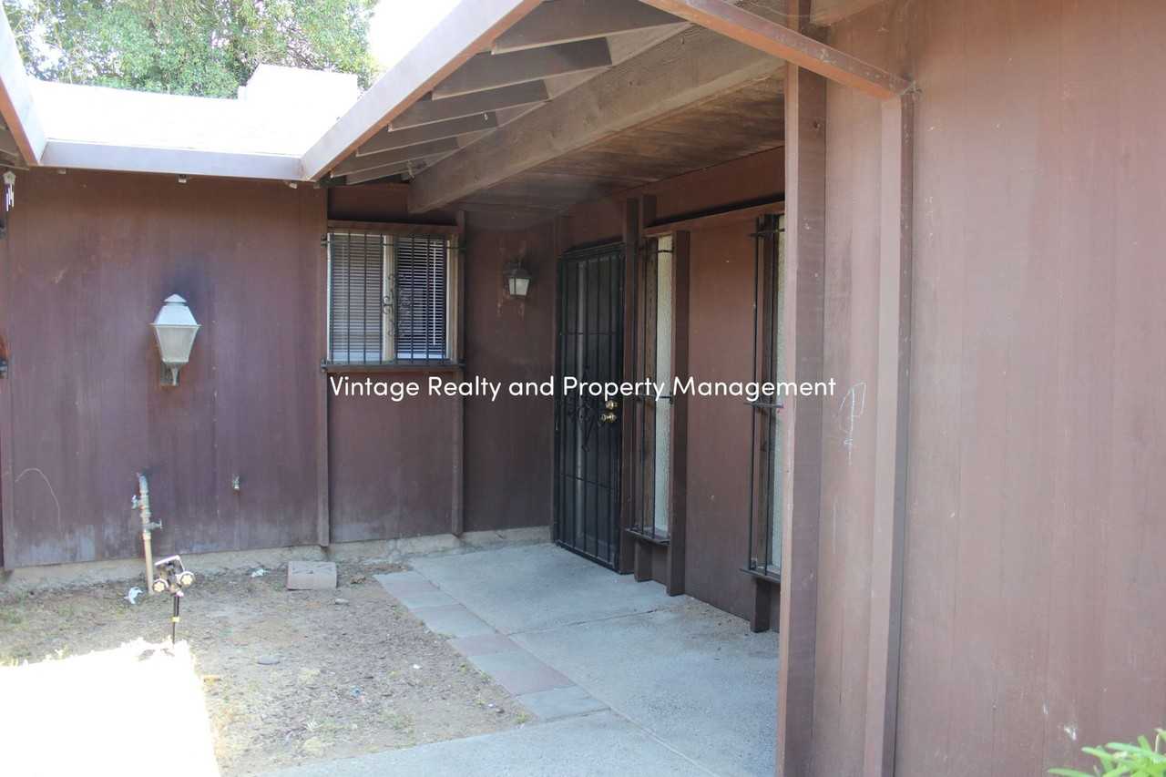 6402 Grigsby Pl - Photo 5 of 22