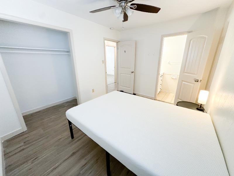 4605 Nw Ozmun Ave - Photo 2 of 17