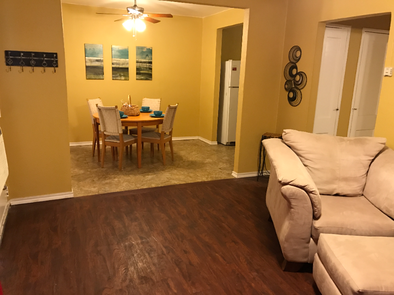 2403 N Elmendorf St - Photo 2 of 20