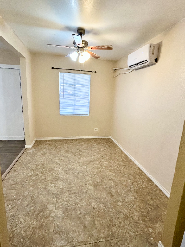 2403 N Elmendorf St - Photo 7 of 20