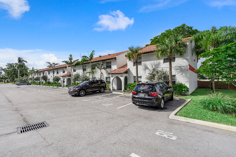 5850 Nw 17th Pl #221D - Photo 2 of 18