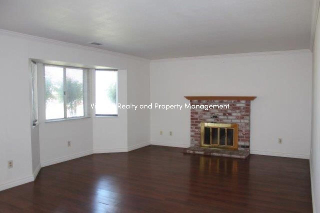 3142 Castellon Way - Photo 4 of 18