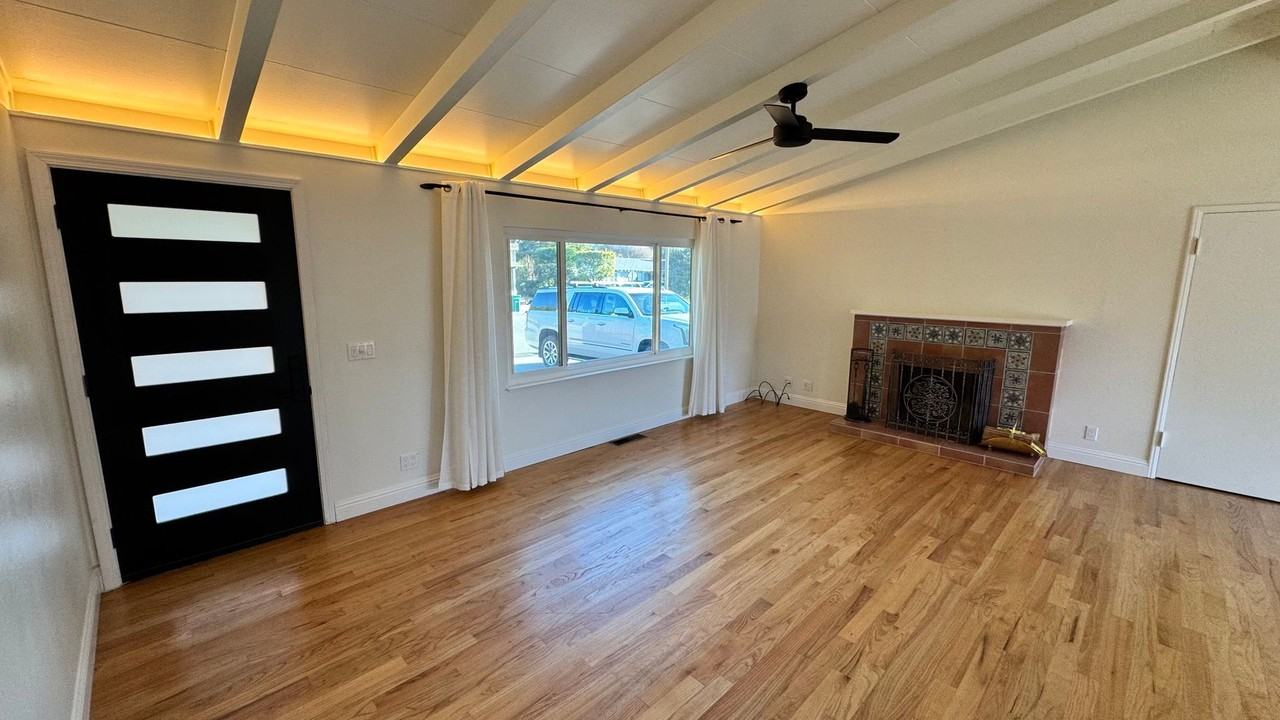 26415 Oliver Rd - Photo 5 of 20