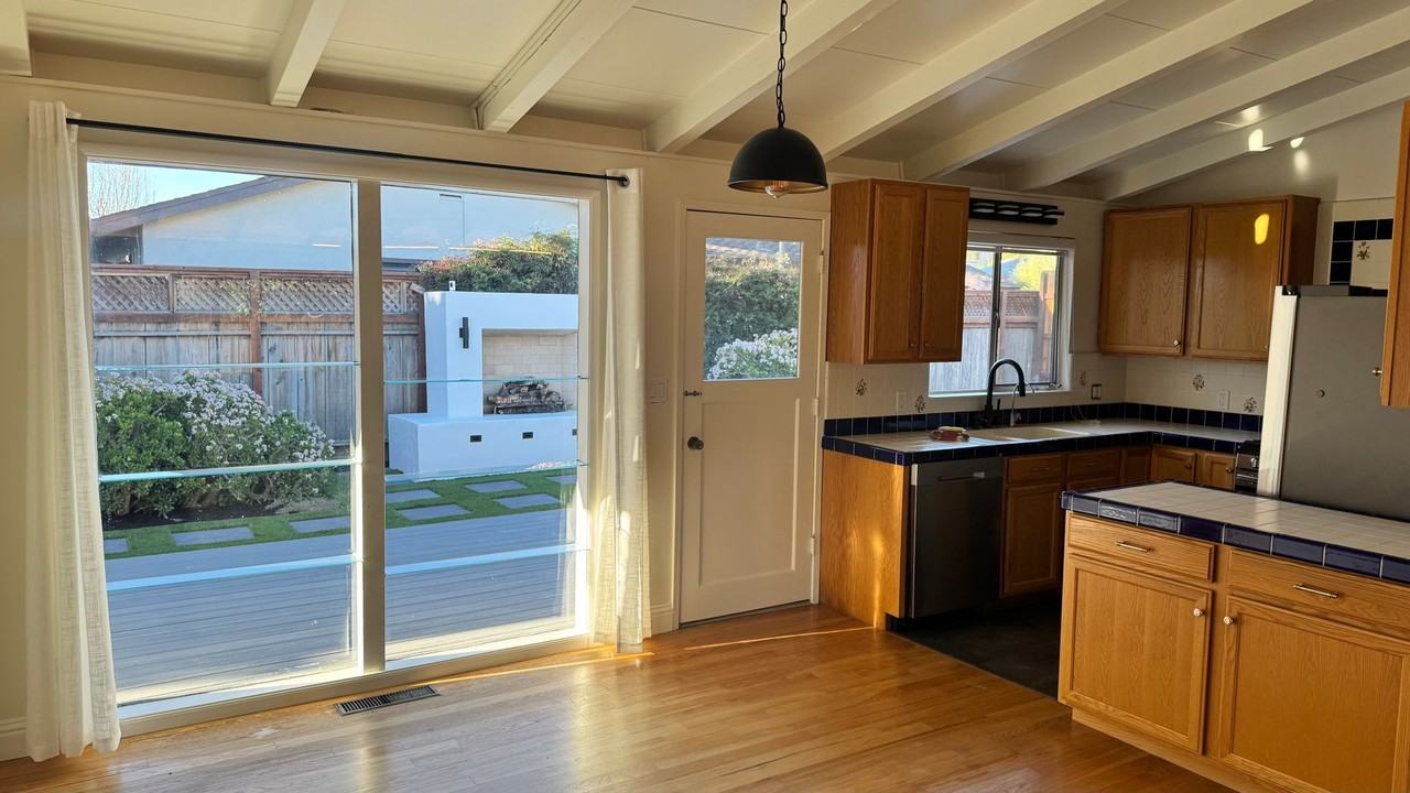 26415 Oliver Rd - Photo 7 of 20