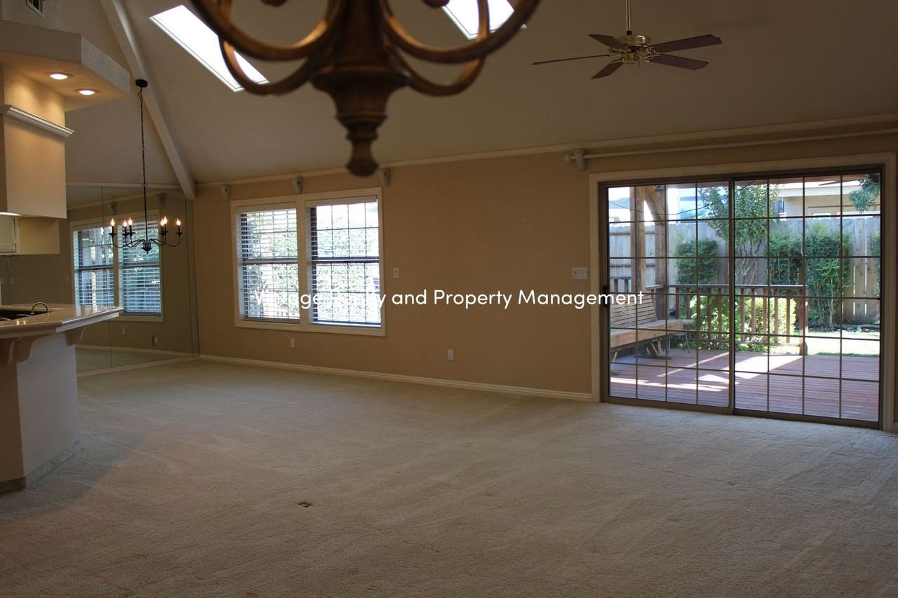 414 Cork Oak Way - Photo 5 of 29