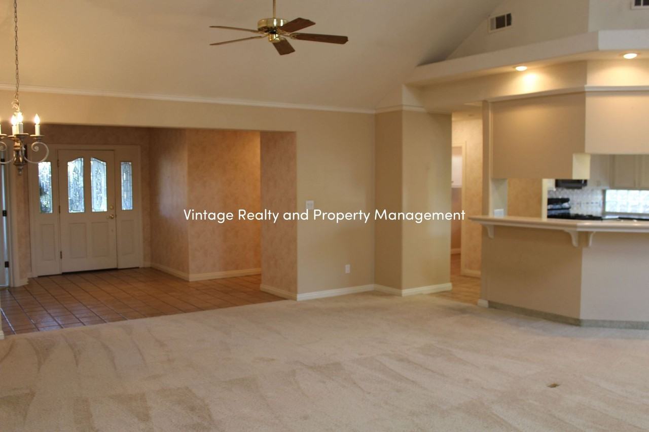 414 Cork Oak Way - Photo 7 of 29