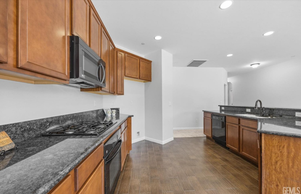 10806 Gustavo Ct - Photo 3 of 25