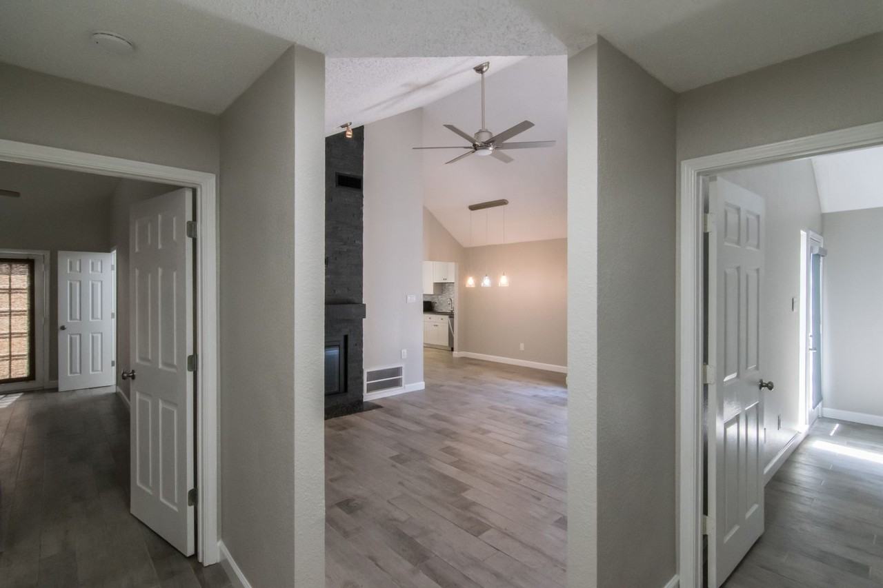 3142 Royal Gable Dr - Photo 5 of 39