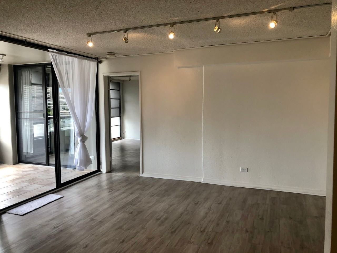 2100 Date St #705 - Photo 5 of 19