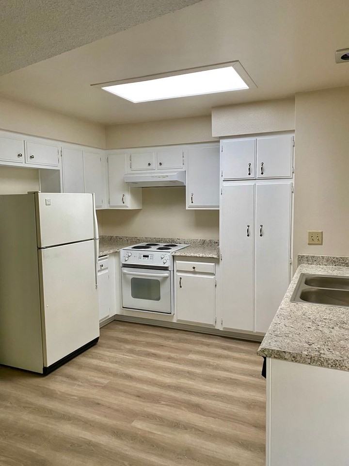 3569 Pear Blossom Ave - Photo 2 of 13