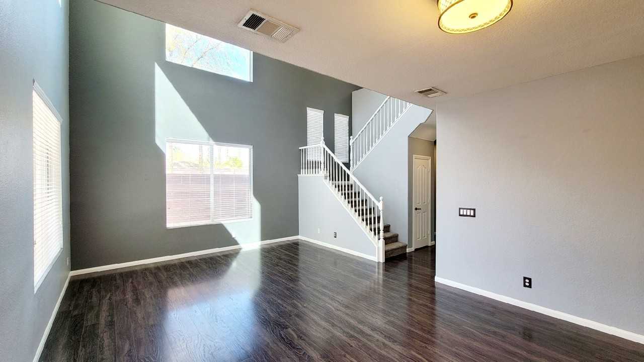 6292 Huntington Ridge Ave - Photo 6 of 28