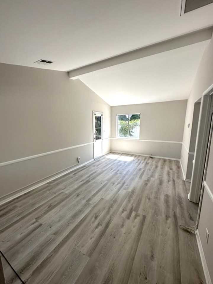 2404 Fairway Ave - Photo 3 of 14