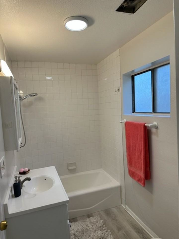 2404 Fairway Ave - Photo 6 of 14