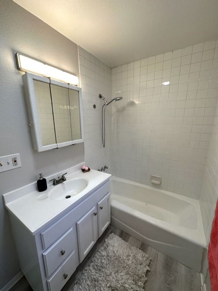 2404 Fairway Ave - Photo 7 of 14