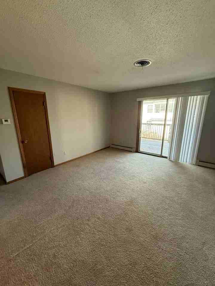 Lunar Properties 806 Jefferson St. - Photo 3 of 13