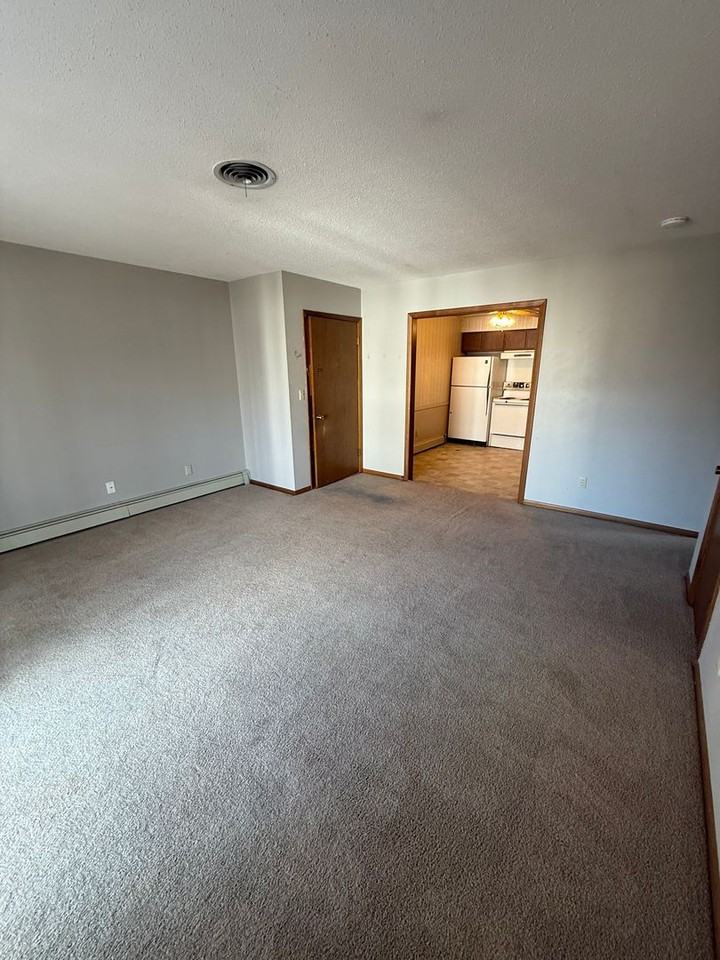 Lunar Properties 806 Jefferson St. - Photo 6 of 13