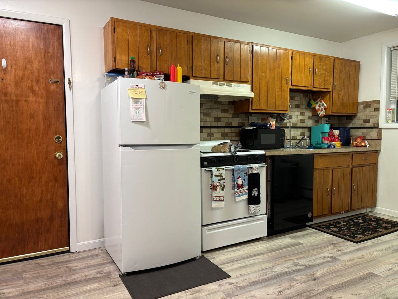 Islebrook Apartments - Photo 3 of 29