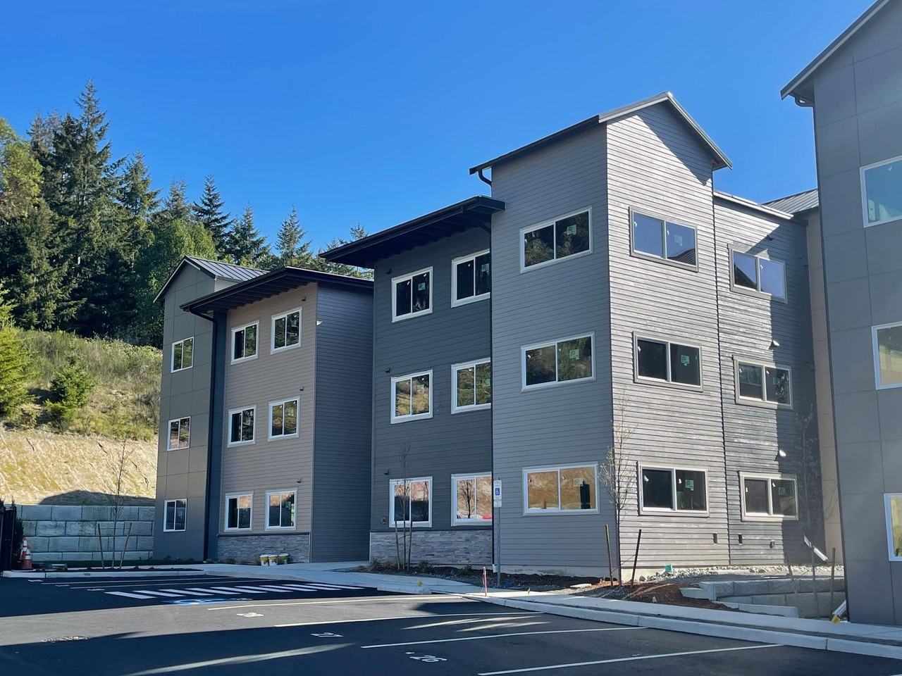 Grand Ridge - Photo 7 of 33