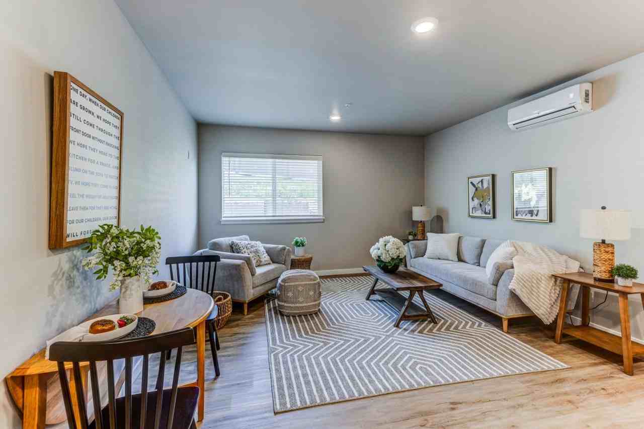 Grand Ridge - Photo 5 of 15