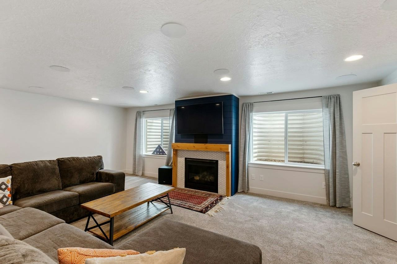 322 North 240 East - Photo 6 of 15