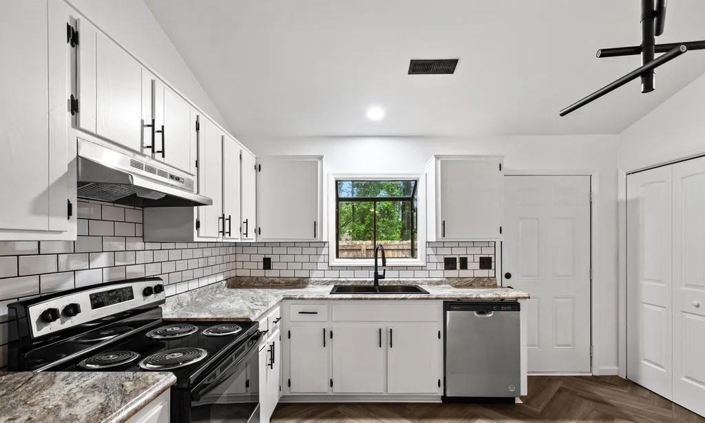 148 Corey Cir #148 - Photo 5 of 11