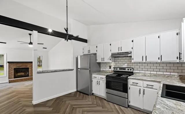 148 Corey Cir #148 - Photo 6 of 11