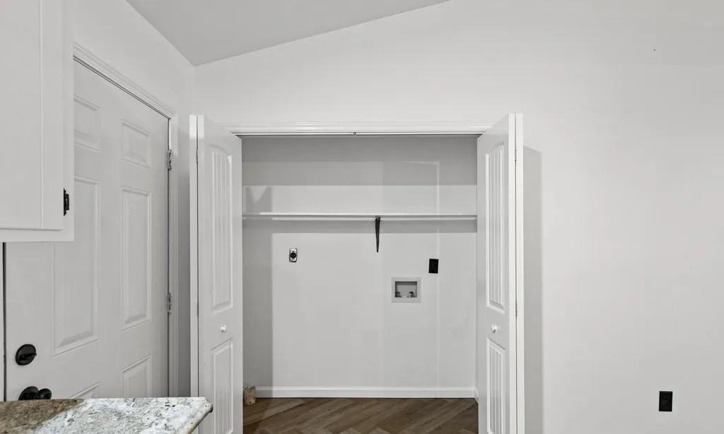 148 Corey Cir #148 - Photo 7 of 11