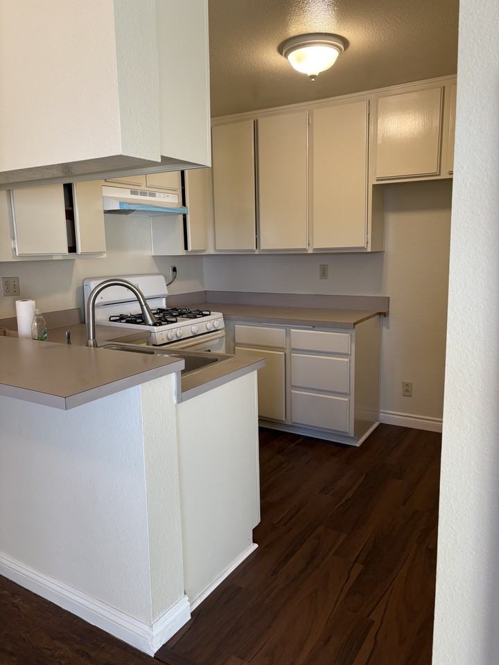 15303 S Raymond Ave #5 - Photo 7 of 23