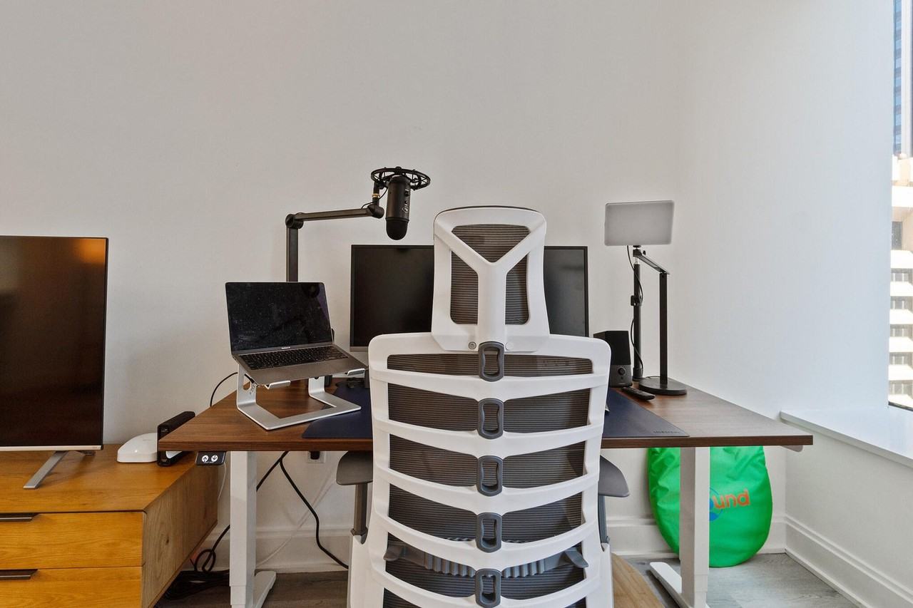 10 Hanover Sq #337559P - Photo 2 of 16