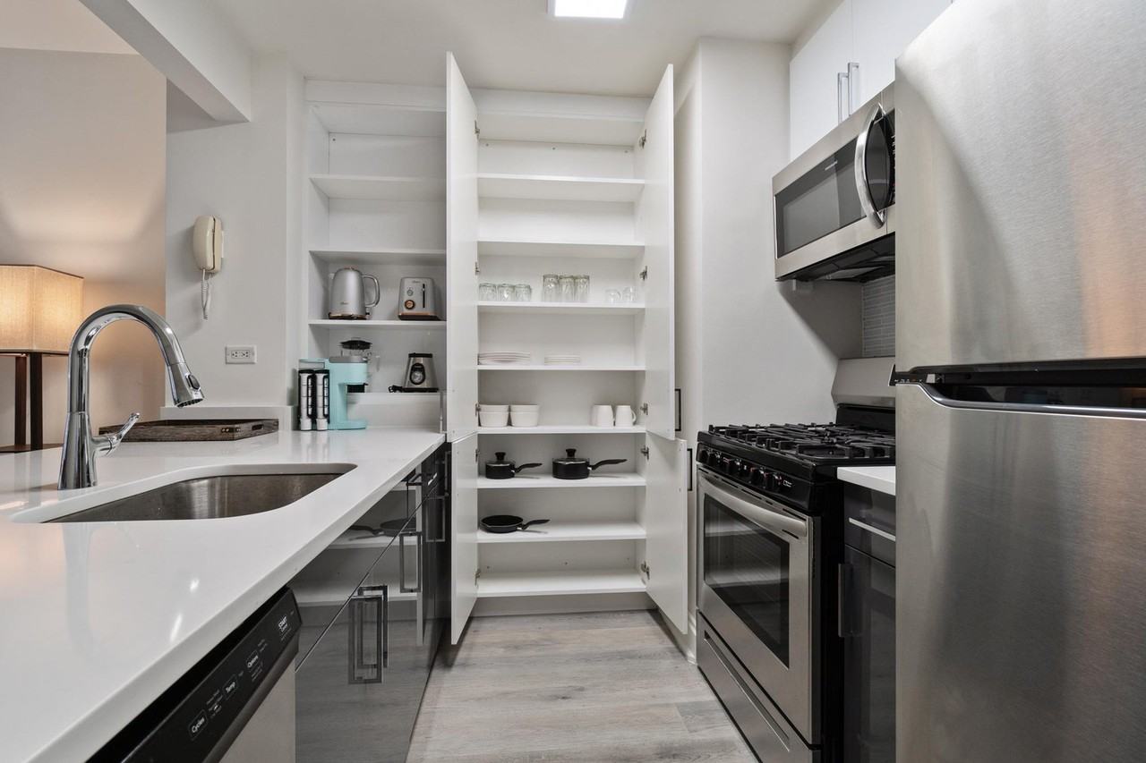 10 Hanover Sq #337559P - Photo 7 of 16