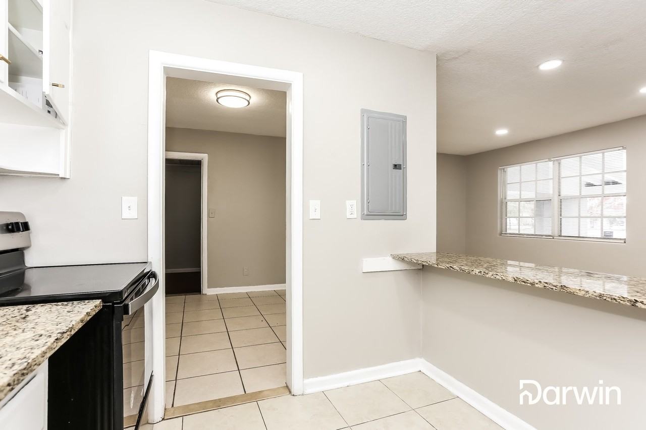 1072 Eastdale St - Photo 2 of 15
