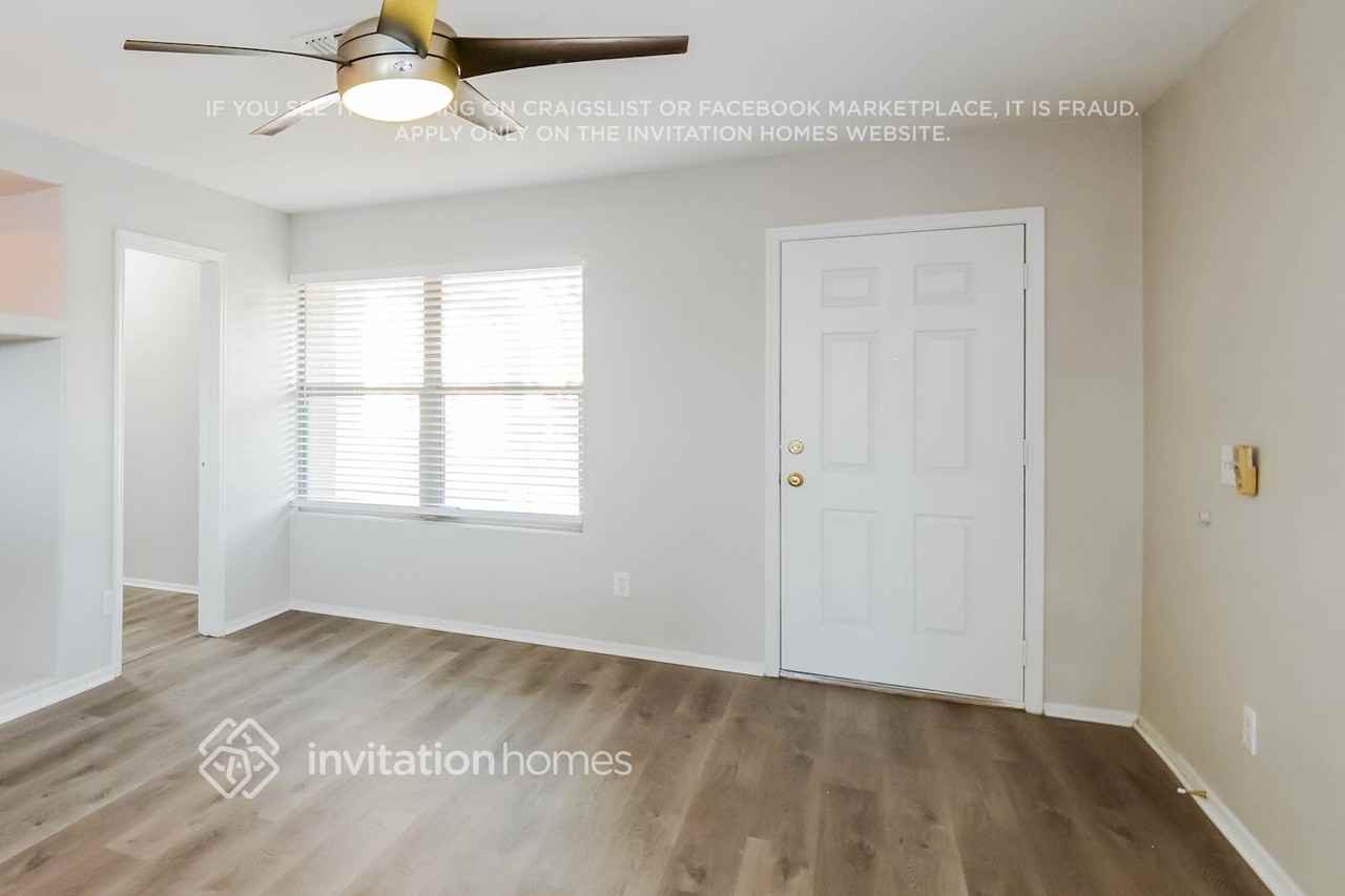 11506 W Windrose Ave - Photo 4 of 16