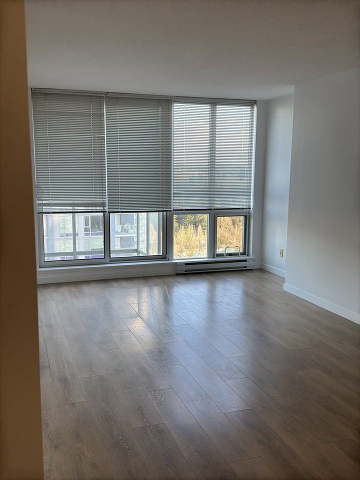 13688 100 Ave - Photo 3 of 20