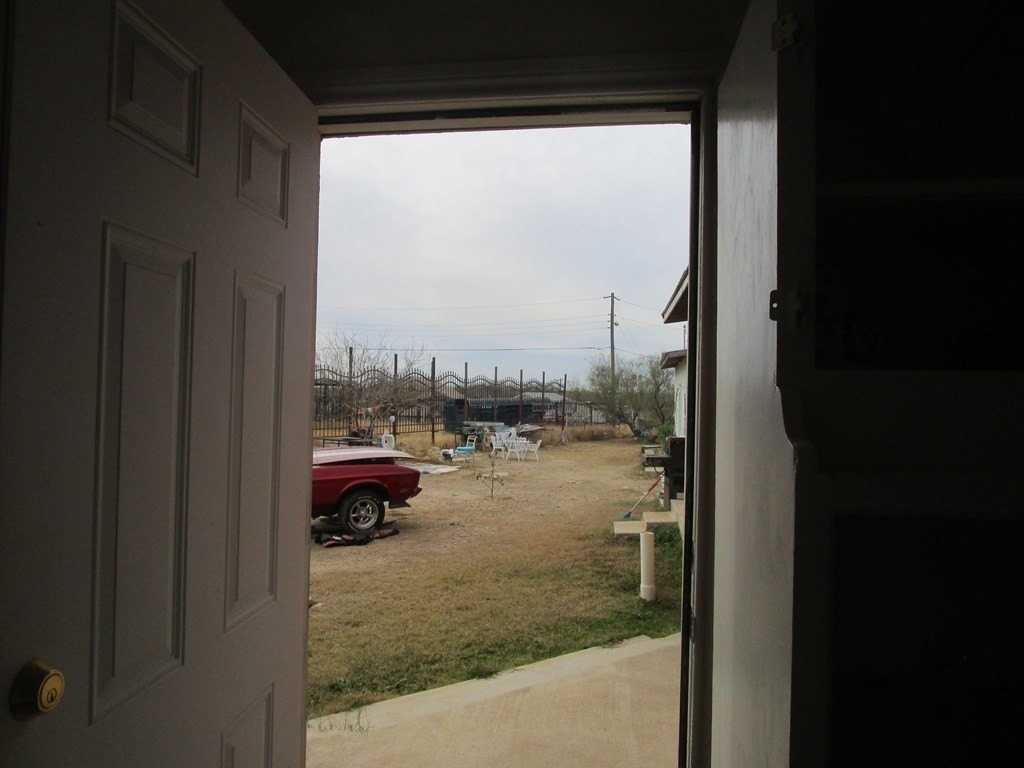 1816 Old Pioneer Rd - Photo 6 of 16