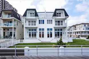 4501 Boardwalk #B - Photo 1 of 1