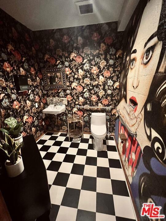 3749 Robertson Blvd - Photo 3 of 8