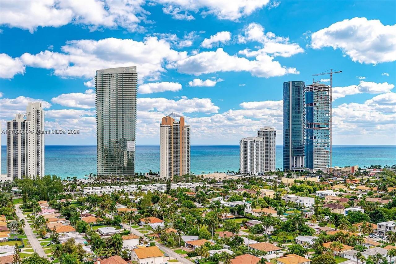 19195 Mystic Pointe Dr #2709 - Photo 3 of 8