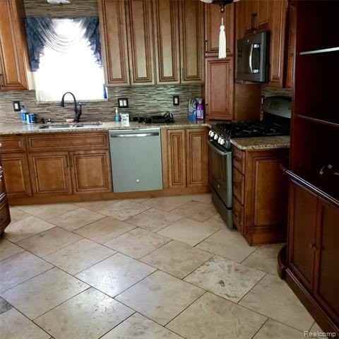 26656 Rouge River Dr - Photo 4 of 12