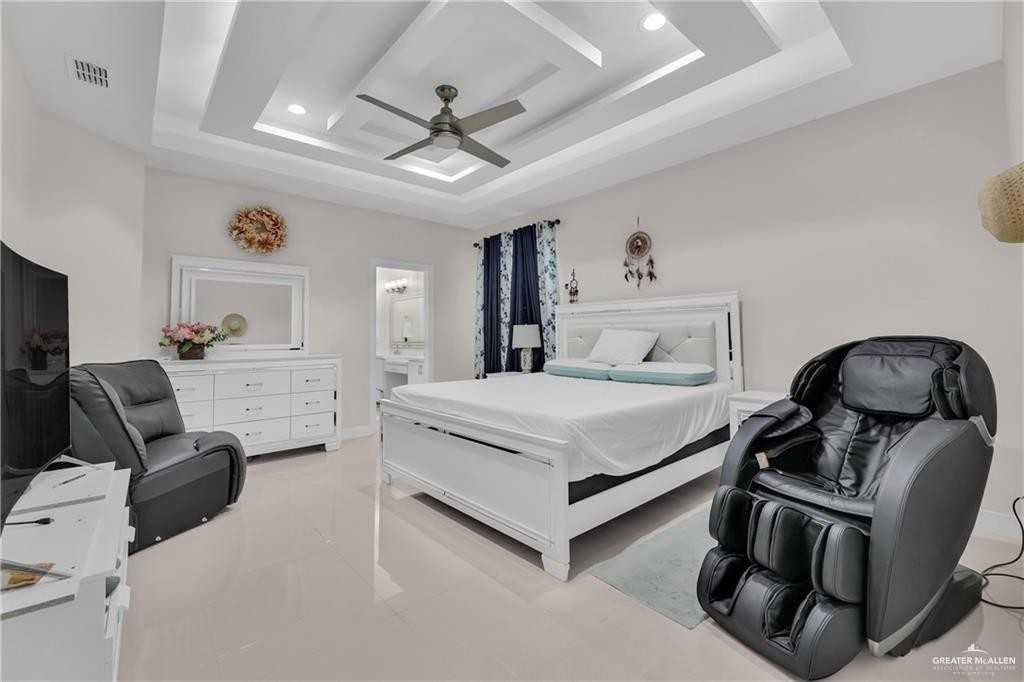 1708 Ozark Ave - Photo 5 of 12