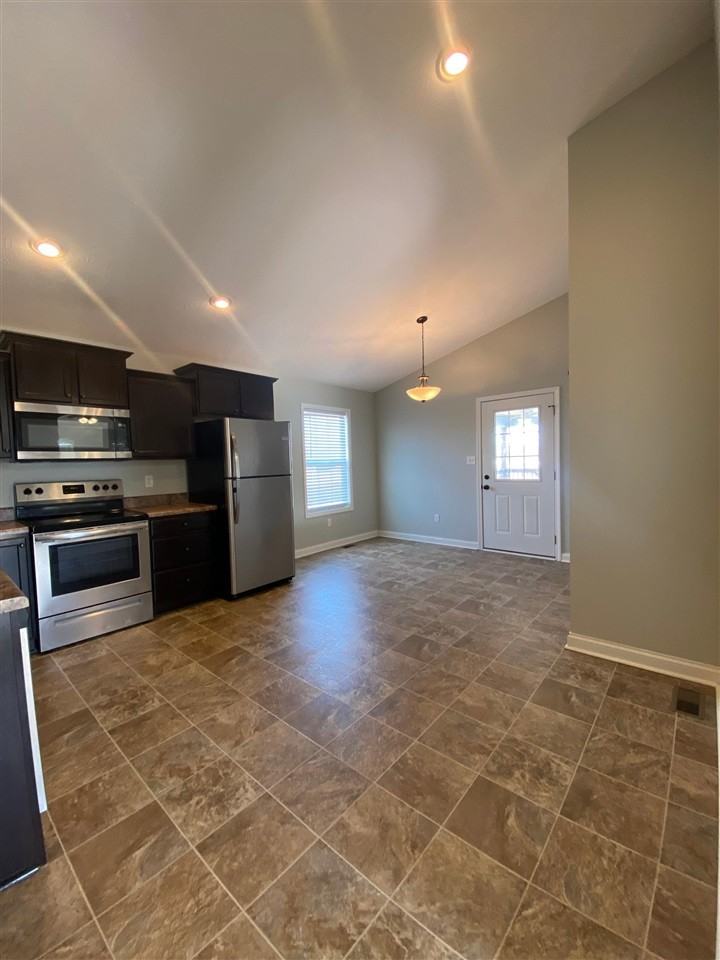 153 Spokane Ct - Photo 6 of 9