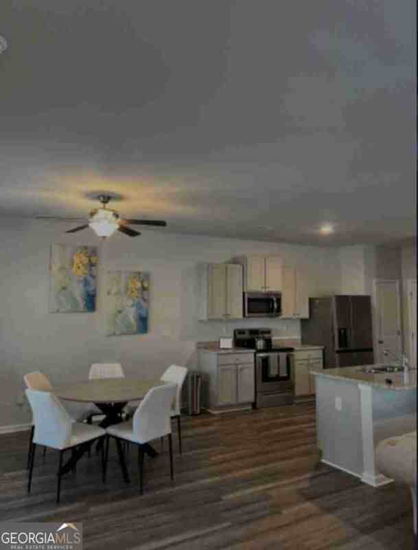 25 Peach Pl - Photo 2 of 12