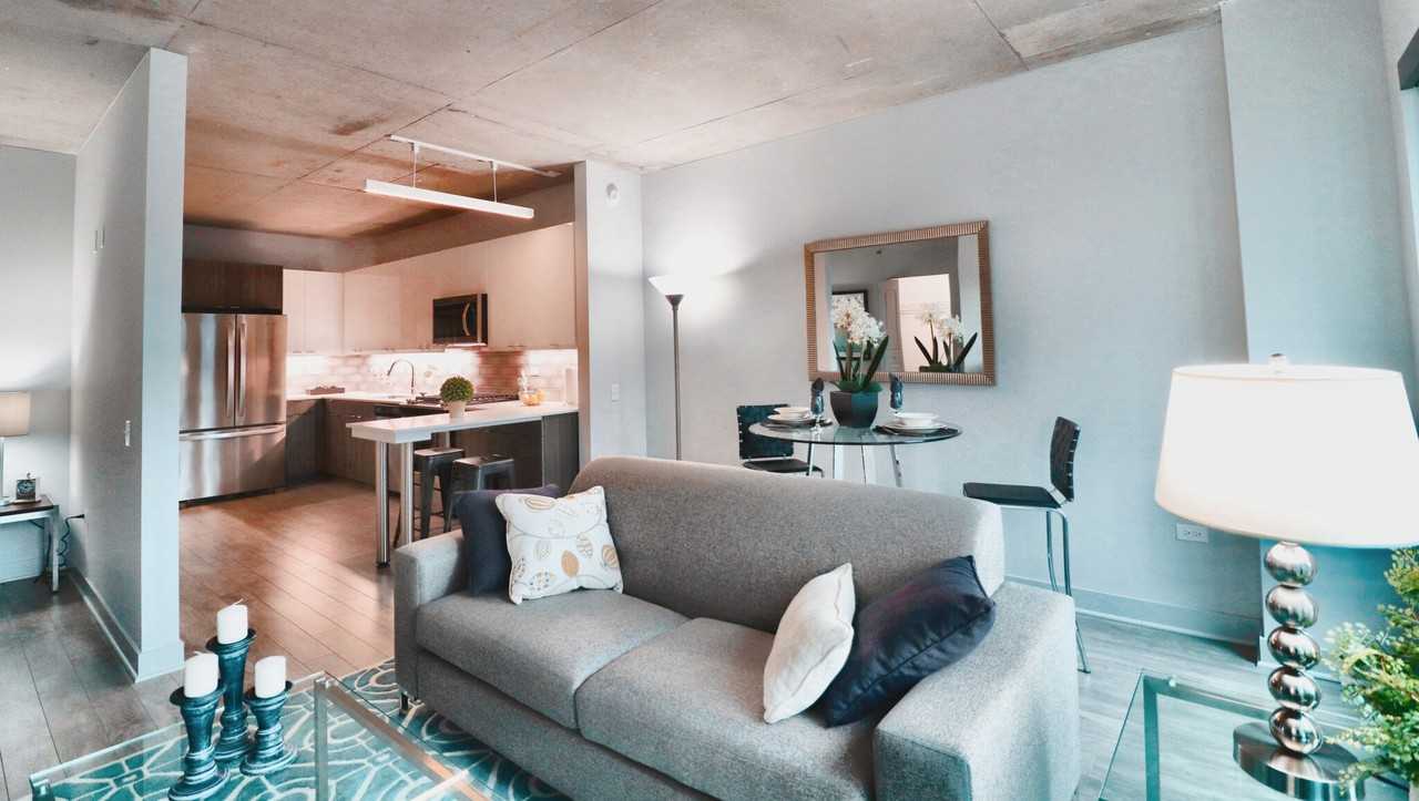 1025 W Addison St - Photo 3 of 25