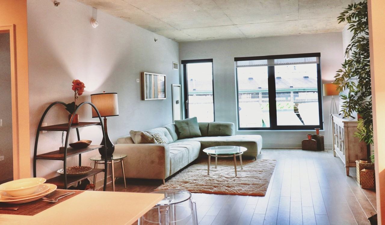 1025 W Addison St #2-2 - Photo 7 of 32