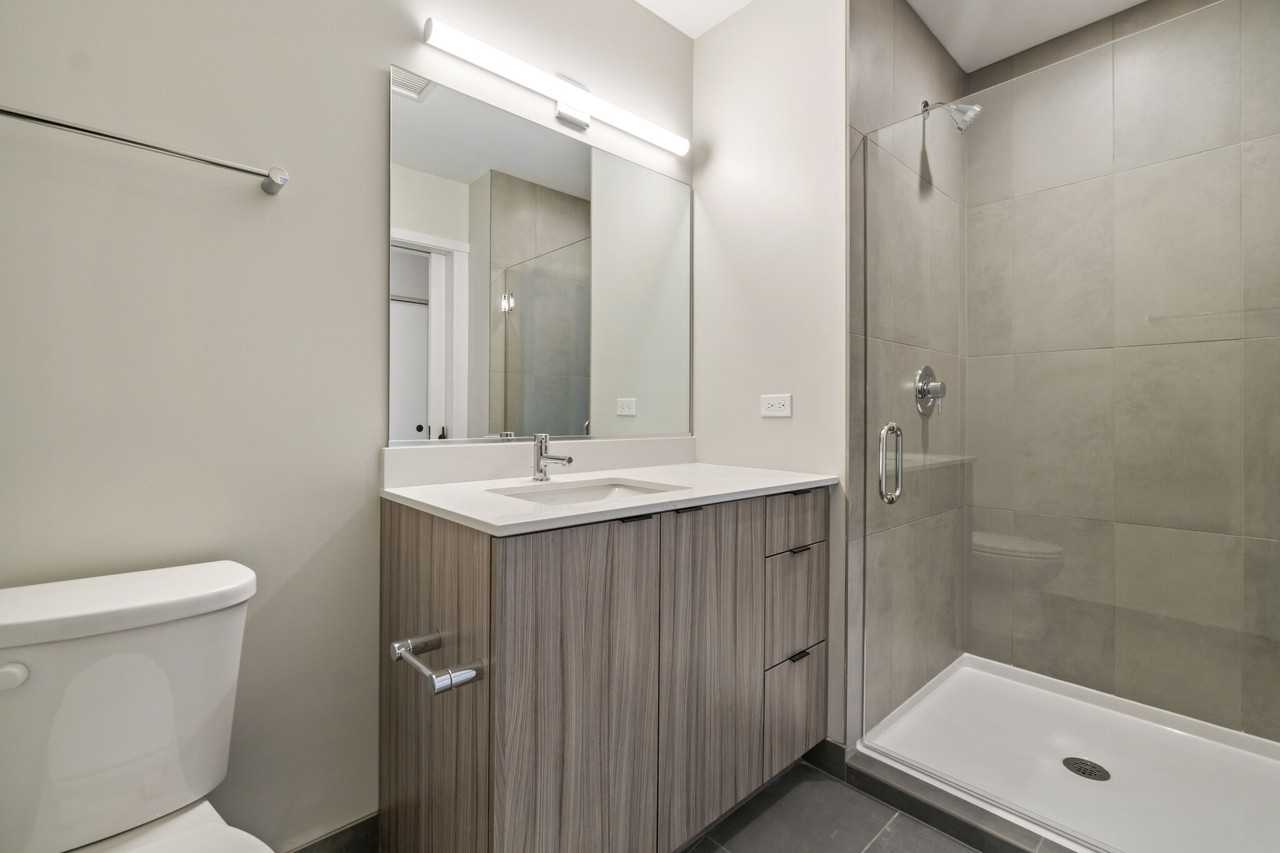 4611 N Broadway St - Photo 5 of 28