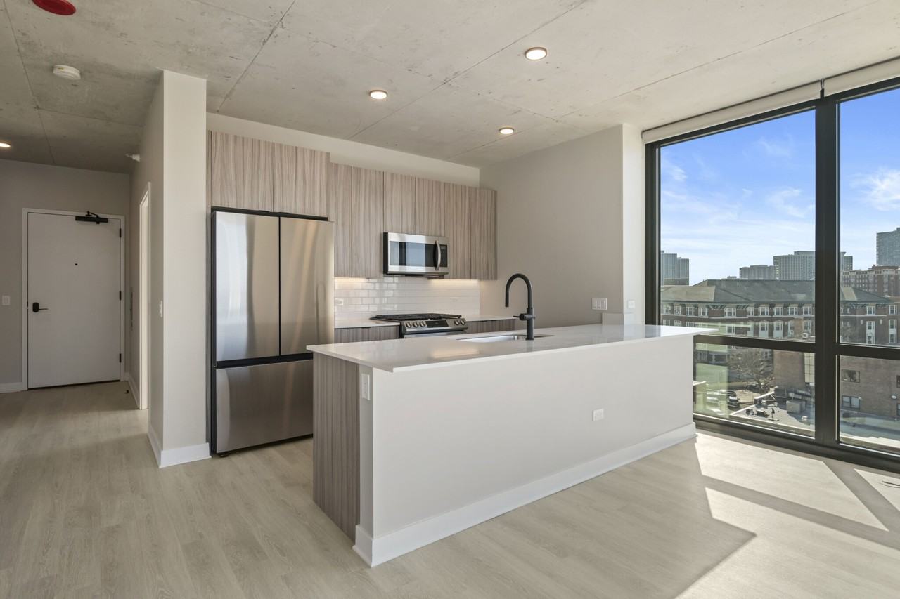 4611 N Broadway St #2-2 - Photo 4 of 22